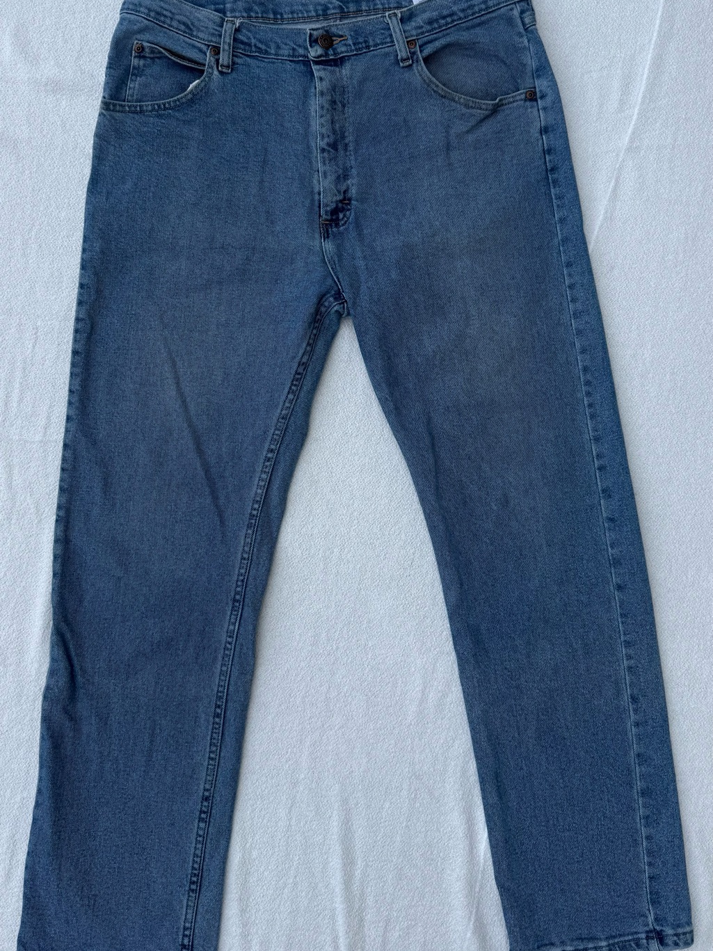 Men's Wrangler Blue Denim Jeans - Classic Straight Fit Size 36x32